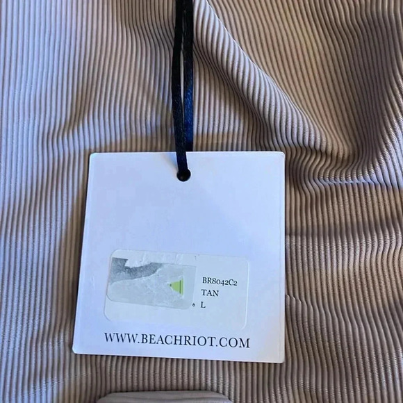 - Beach Riot Sydney Belted Swimsuit Tan - Picture 5 of 8